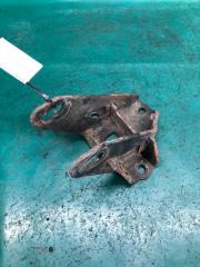 Кронштейн двигателя передний RAV4 05-12 2008 3.5 2GR-FE