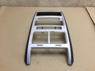 Накладка торпедо центр. JOURNEY 08-20 2010 3.5 EGF