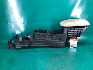 Подлокотник NISSAN LEAF 10-17