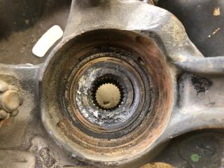 Кулак поворотный передний левый COROLLA 120 00-07