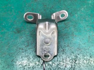 Петля двери нижняя задняя правая KIA OPTIMA TF 11-16 2015 Б/У Петля двери нижняя задняя правая KIA OPTIMA TF 11-16 2015