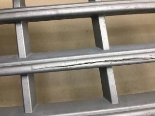 Решетка радиатора 300 04-10 2008 Седан 3.5 EGG