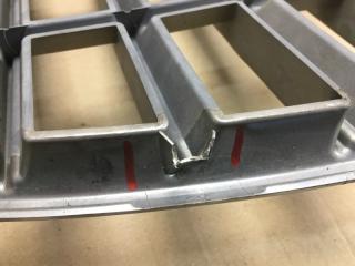 Решетка радиатора 300 04-10 2008 Седан 3.5 EGG