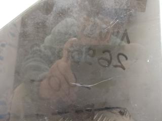 Стекло двери глухое заднее левое CAMRY 40 06-11