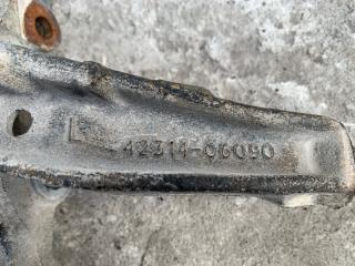 Цапфа левая CAMRY 30 02-06