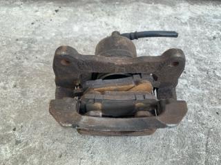 Суппорт тормозной передний правый COROLLA 120 00-07 2004 ZZE130L 1.8L 1ZZ-FE