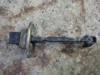 Ограничитель двери задний правый PAJERO 99-06