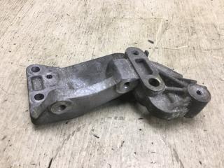 Кронштейн генератора CHRYSLER 200 14-16 UF 2.4 ED6