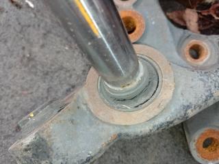 Цапфа левая INFINITI FX S50 03-08 3.5 VQ35DE