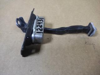 Ограничитель двери передний правый INFINITI M35/M45 04-10