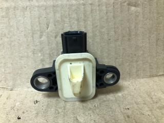 Датчик удара передний левый QUEST S 11-17 2014 Минивен E52 3.5