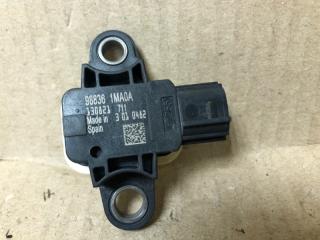 Датчик удара передний левый QUEST S 11-17 2014 Минивен E52 3.5