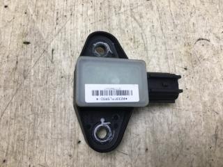 Датчик удара передний PASSAT CC 08-12