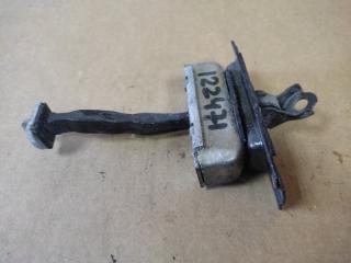 Ограничитель двери передний левый INFINITI M35/M45 04-10