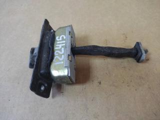 Ограничитель двери передний правый M35/M45 04-10