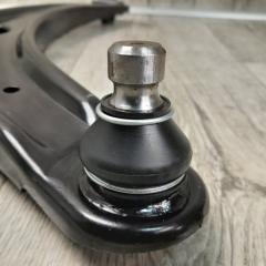 Рычаг передней подвески нижний передний левый MITSUBISHI LANCER X 10 07-15