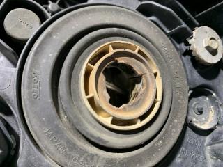 Фара правая PRIUS - 30 09-17