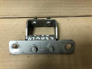 Петля крышки багажника левая FX S50 03-08 2004 3.5 VQ35DE