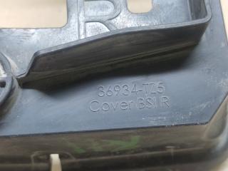 Кронштейн датчика слепых зон правый MDX (YD3) 13-21 2014 3.5