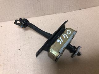 Ограничитель двери передний левый INFINITI M35/M45 04-10 3.5 VQ35DE