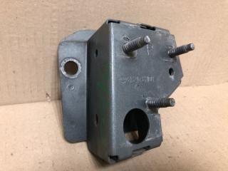 Кронштейн усилителя заднего бампера задний правый M35/M45 04-10 2004 3.5 VQ35DE