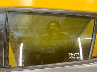 Стекло двери заднее левое NISSAN LEAF 18-