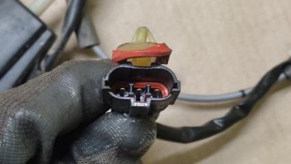 Замок двери боковой задний правый SEDONA 14-18 16 YP 3.3 G6DM