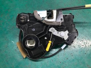 Замок двери передний правый TOYOTA COROLLA 150 06-13