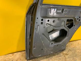 Дверь передняя правая 300 04-10