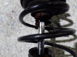 Амортизатор передний правый TOYOTA PRIUS - 30 09-17