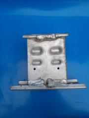 Кронштейн усилителя переднего бампера передний правый TOYOTA PRIUS - 30 09-17