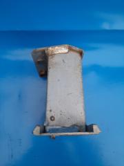 Кронштейн усилителя переднего бампера передний правый PRIUS - 30 09-17