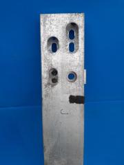 Усилитель переднего бампера передний TOYOTA PRIUS - 30 09-17