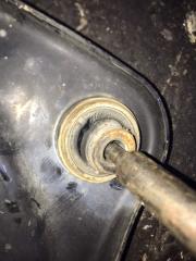 Рычаг передней подвески нижний правый NISSAN LEAF 10-17