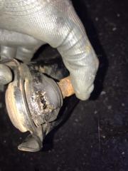 Рычаг передней подвески нижний правый LEAF 10-17