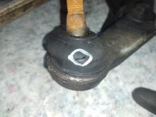 Рычаг передней подвески нижний правый X-TRAIL T30 01-07