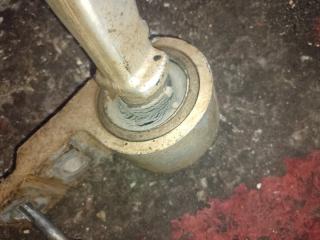 Рычаг передней подвески нижний правый NISSAN X-TRAIL T30 01-07