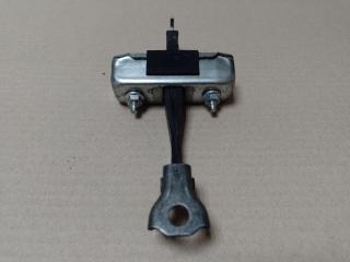 Ограничитель двери задний правый TOYOTA CAMRY 50 12-15 Б/У Ограничитель двери задний правый TOYOTA CAMRY 50 12-15