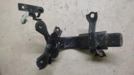 Кронштейн крепления компрессора пневмоподвески LS430 00-06