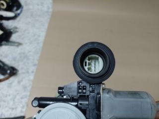 Стеклоподъемник задний левый TOYOTA COROLLA 150 06-13