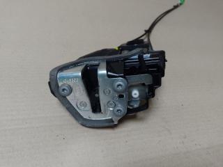 Замок двери задний левый TOYOTA PRIUS C/AQUA 11-14