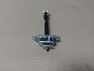 Ограничитель двери задний левый PRIUS C/AQUA 11-14