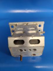 Кронштейн усилителя переднего бампера передний левый TOYOTA PRIUS - 30 09-17