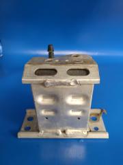 Кронштейн усилителя переднего бампера передний правый PRIUS - 30 09-17