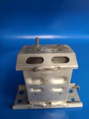 Кронштейн усилителя переднего бампера передний правый PRIUS - 30 09-17