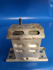 Кронштейн усилителя переднего бампера передний правый PRIUS - 30 09-17