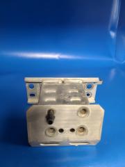 Кронштейн усилителя переднего бампера передний правый TOYOTA PRIUS - 30 09-17