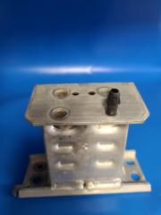 Кронштейн усилителя переднего бампера передний правый PRIUS - 30 09-17