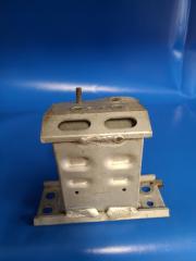 Кронштейн усилителя переднего бампера передний правый PRIUS - 30 09-17