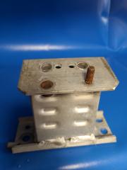 Кронштейн усилителя переднего бампера передний правый PRIUS - 30 09-17